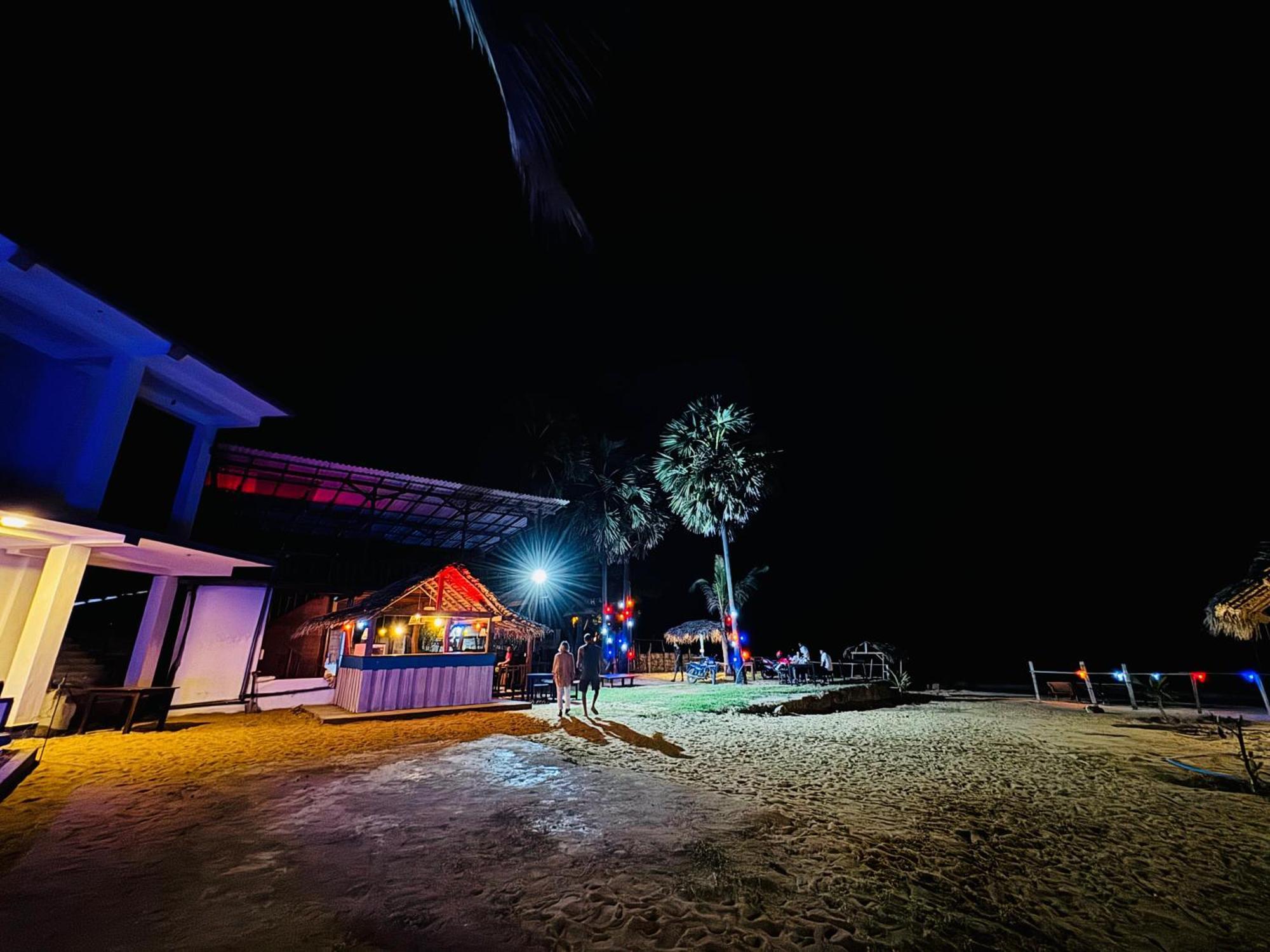 Hotel Guitar Bay Arugambay Arugam Bay Esterno foto