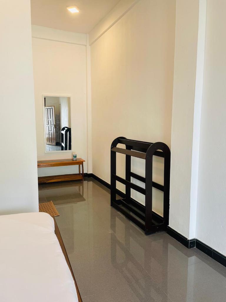 Hotel Guitar Bay Arugambay Arugam Bay Esterno foto